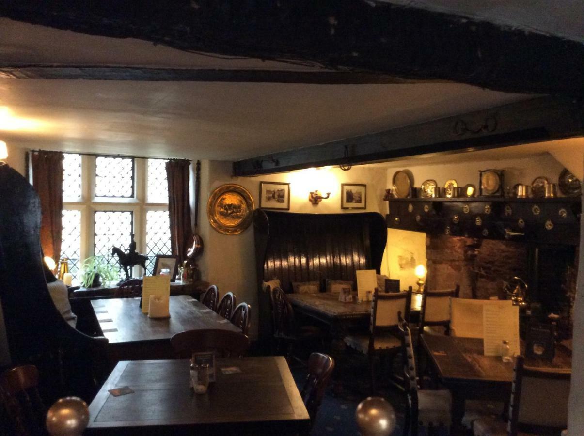 Bear Inn - Bisley Bisley  외부 사진